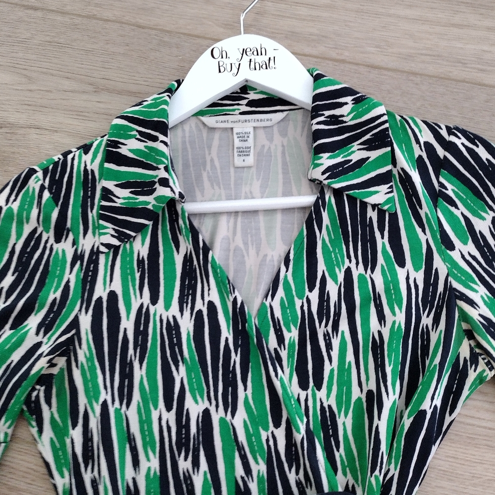 Diane Von Furstenberg Silk Jillia Wrap Dress Size 4 Green Black White DVF Dress - Picture 3 of 10